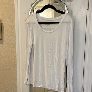 Tahari Classic White Long Sleeve Tee